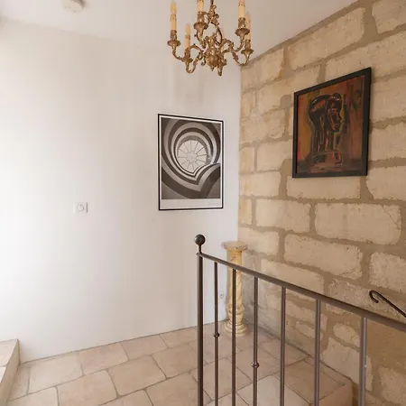 La Bourgade D'uzes Yourhosthelper