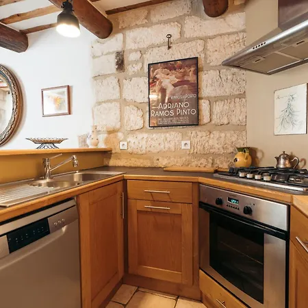 La Bourgade D'uzes Yourhosthelper *