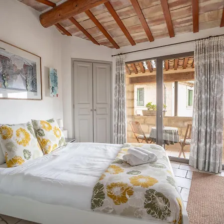 La Bourgade D'uzes Yourhosthelper Apartament *