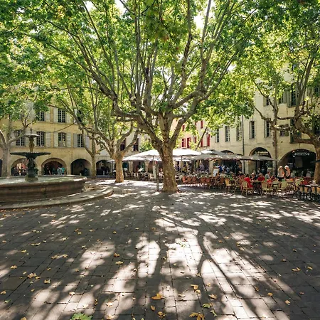 La Bourgade D'uzes Yourhosthelper