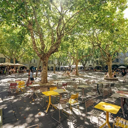 La Bourgade D'uzes Yourhosthelper