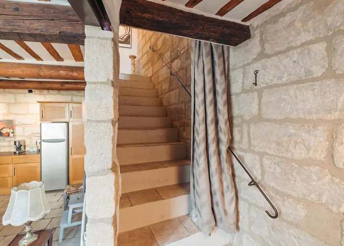 La Bourgade D'uzes Yourhosthelper