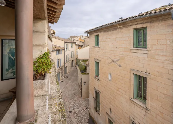 La Bourgade D'uzes Yourhosthelper