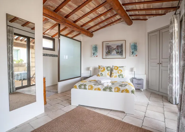 La Bourgade D'uzes Yourhosthelper Uzès