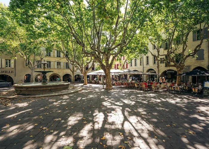 La Bourgade D'uzes Yourhosthelper